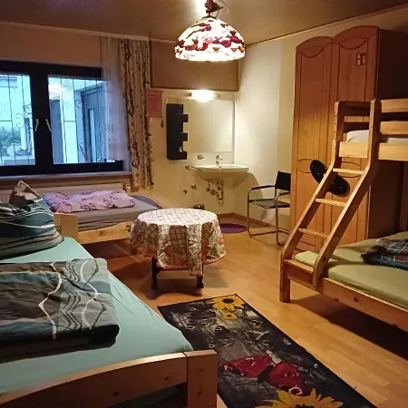 Ruhiges Keller Apartement Nm *